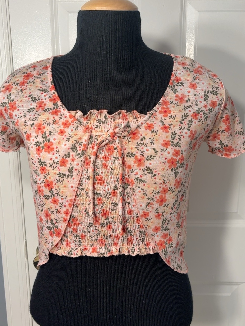 No Boundaries Floral 2-Piece Smocked Crop Top & Tie-Front Shrug Size L